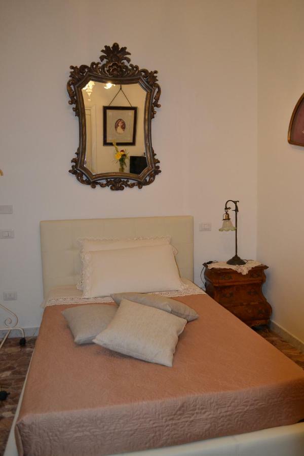 Le Signorine B&B Lecce Exterior photo