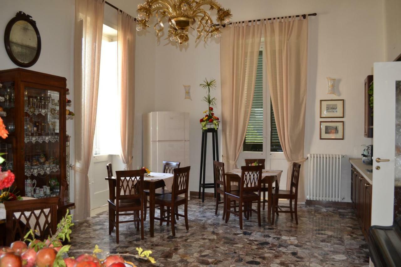 Le Signorine B&B Lecce Exterior photo