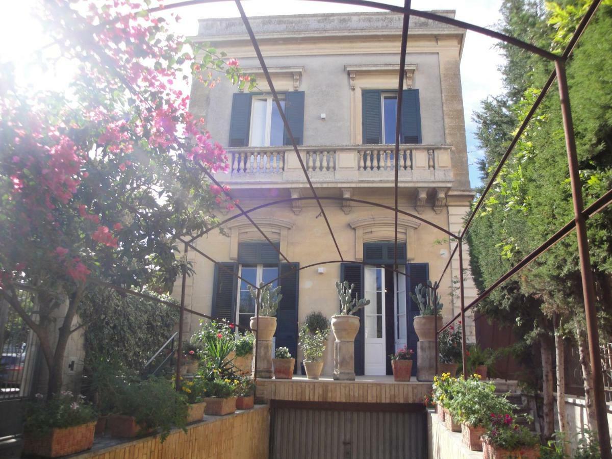 Le Signorine B&B Lecce Exterior photo